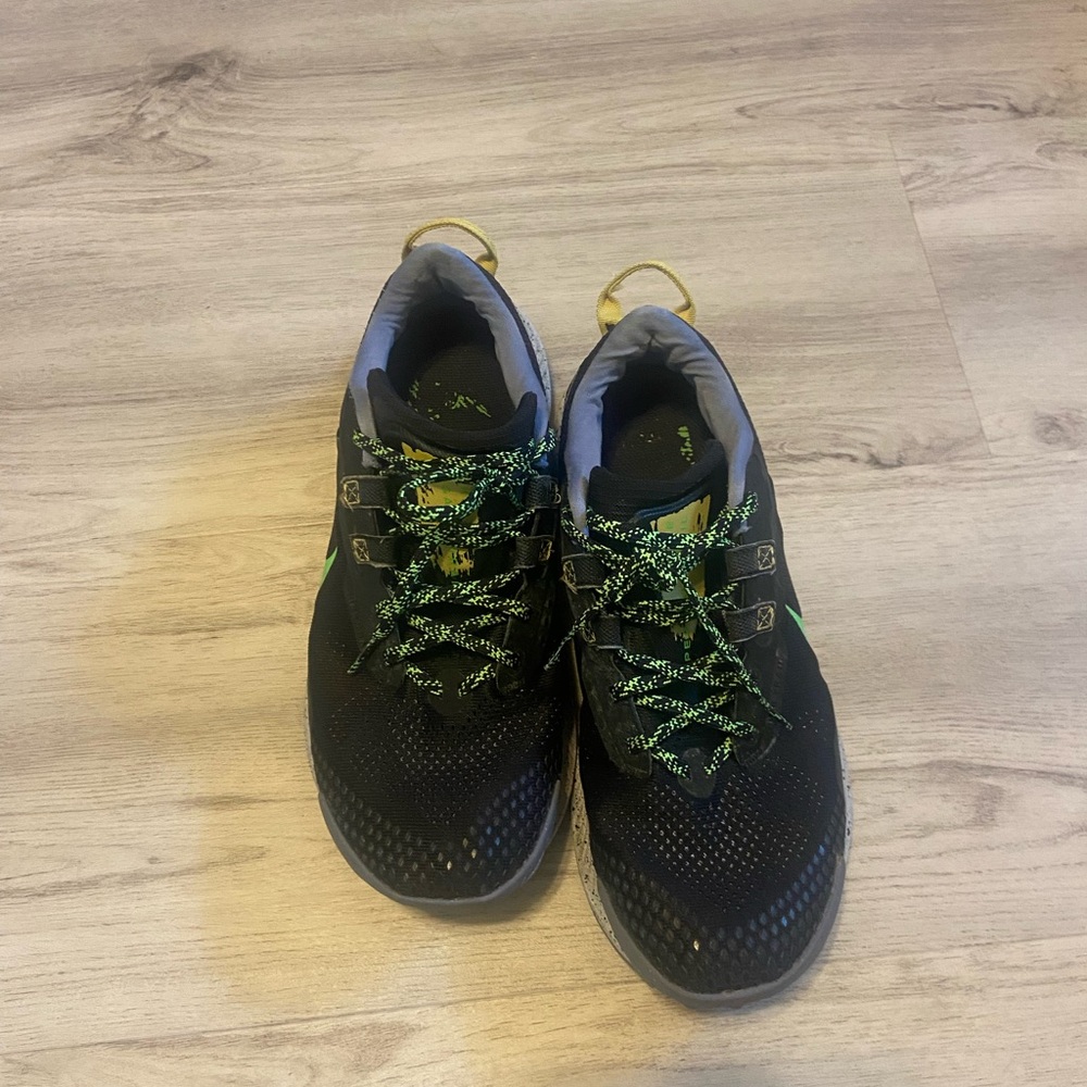 Nike Men’s Pegasus Trail 3 Running Shoes Black and Green Sneakers